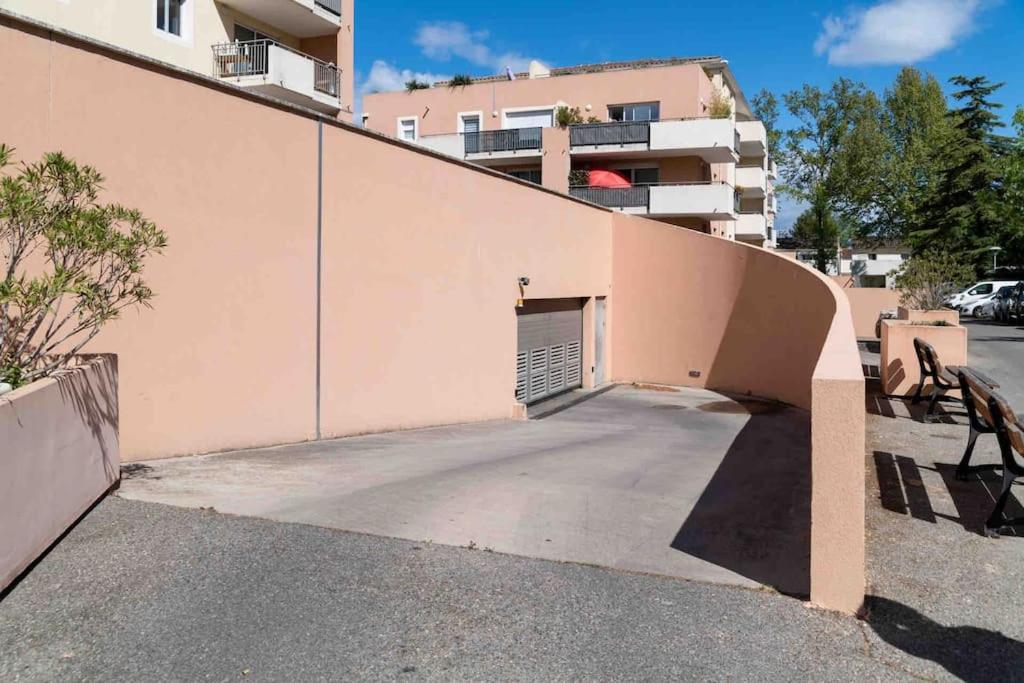 Appartement Avignon Garage-Spacieuse Terrasse Exterior photo